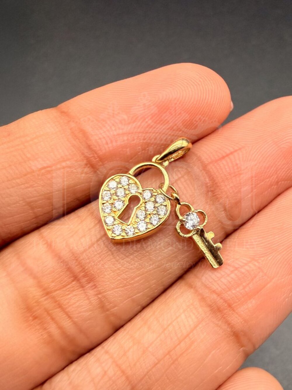 14K Yellow Gold Cubic Zirconia Lock Pendant